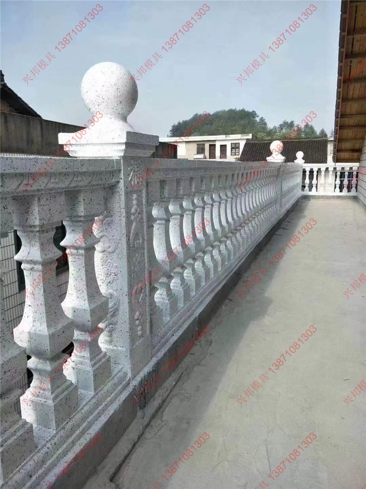 現(xiàn)澆花瓶柱模具
